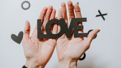 Daily Love and Relationship Horoscope 2024: Find out love predictions for October 08.