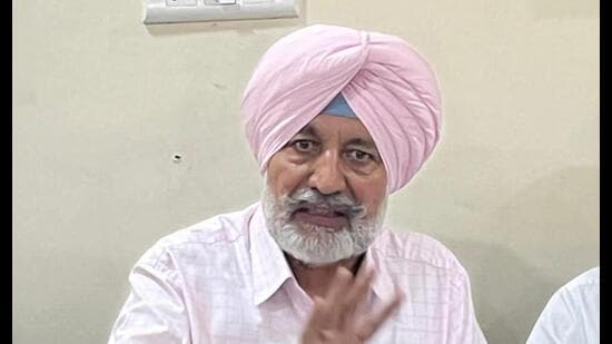 Former Punjab health minister Balbir Singh Sidhu addressing mediapersons in Mohali on Tuesday. (HT photo)