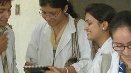 The Maharashtra government has not paid dues of ₹1,200 crore to private medical colleges by way of compensation for free or subsidised education for students. (REPRESENTATIVE PIC)