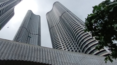 While Bollywood stars have been in the news for buying apartments across several luxury projects in Mumbai, there are several real estate developers who prefer selling their luxury flats to industrialists or high net worth individuals (HNIs) from non-Bollywood background. (Picture for representational purposes only) (Mehul R Thakkar/HT) While Bollywood stars have been in the news for buying apartments across several luxury projects in Mumbai, there are several real estate developers who prefer selling their luxury flats to industrialists or high net worth individuals (HNIs) from non-Bollywood background. (Picture for representational purposes only) (Mehul R Thakkar/HT)