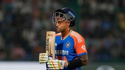 India were off to a shaky start, losing three wickets in the first six overs. (PTI) India were off to a shaky start, losing three wickets in the first six overs. (PTI)