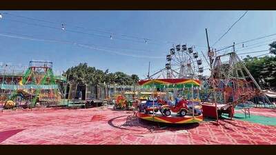 The Dussehra fair at BRS Nagar in Ludhiana’s Block J on Wednesday. (Manish/HT ) The Dussehra fair at BRS Nagar in Ludhiana’s Block J on Wednesday. (Manish/HT )