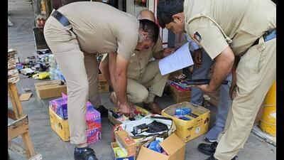 The team seized 335 e-cigarettes (vapes), with an estimated retail value of  ₹10 lakh from Ankit Chaurasia’s shop. These items, banned under Sections 4 and 5 of the Prohibition of Electronic Cigarettes Act, were handed over to the Sector 19 police station in Chandigarh. (HT Photo)