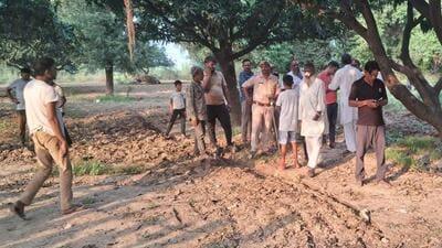 Villagers gather at the spot where four people were injured on Wednesday morning in Arifpur Badka village near Masuri. (Sakib Ali/HT Photo) Villagers gather at the spot where four people were injured on Wednesday morning in Arifpur Badka village near Masuri. (Sakib Ali/HT Photo)