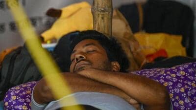 Junior doctors continue their indefinite hunger strike on demanding justice for RG Kar rape and murder incident. (HT photo) Junior doctors continue their indefinite hunger strike on demanding justice for RG Kar rape and murder incident. (HT photo)