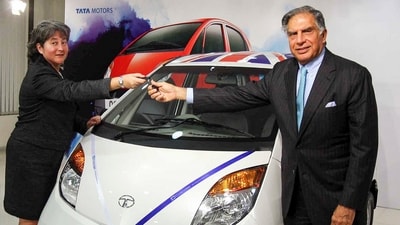 Former Tata Group Chairman Ratan Tata presents Tata NANO car to Vicki Treadell, the then British Deputy High Commissioner, in Mumbai in 2009. Ratan Tata passed away at Mumbai hospital Wednesday night, Oct. 9, 2024, at the age of 86. (PTI) Former Tata Group Chairman Ratan Tata presents Tata NANO car to Vicki Treadell, the then British Deputy High Commissioner, in Mumbai in 2009. Ratan Tata passed away at Mumbai hospital Wednesday night, Oct. 9, 2024, at the age of 86. (PTI)