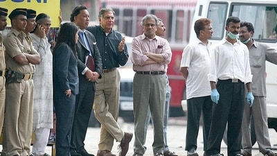 Ratan Tata outside the Taj Hotel during the 26/11 attack in Mumbai. (Manoj Patil/Hindustan Times) Ratan Tata outside the Taj Hotel during the 26/11 attack in Mumbai. (Manoj Patil/Hindustan Times)
