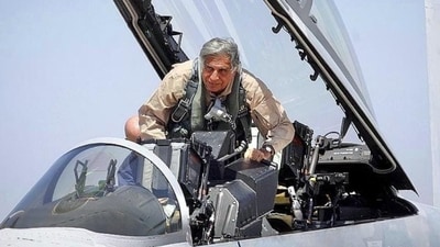 In 2020, Ratan Tata reminisced about the moment and took to social media to express his love for the aero show once again. In 2020, Ratan Tata reminisced about the moment and took to social media to express his love for the aero show once again.