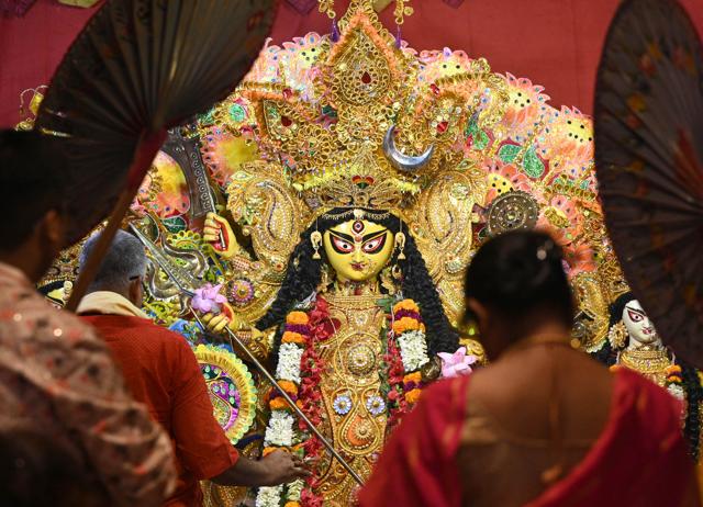 This year, Pujo season doesn’t feel the same in Kolkata. Everyone is shattered by the RG Kar case. (SAMIR JANA/HT PHOTO) This year, Pujo season doesn’t feel the same in Kolkata. Everyone is shattered by the RG Kar case. (SAMIR JANA/HT PHOTO)