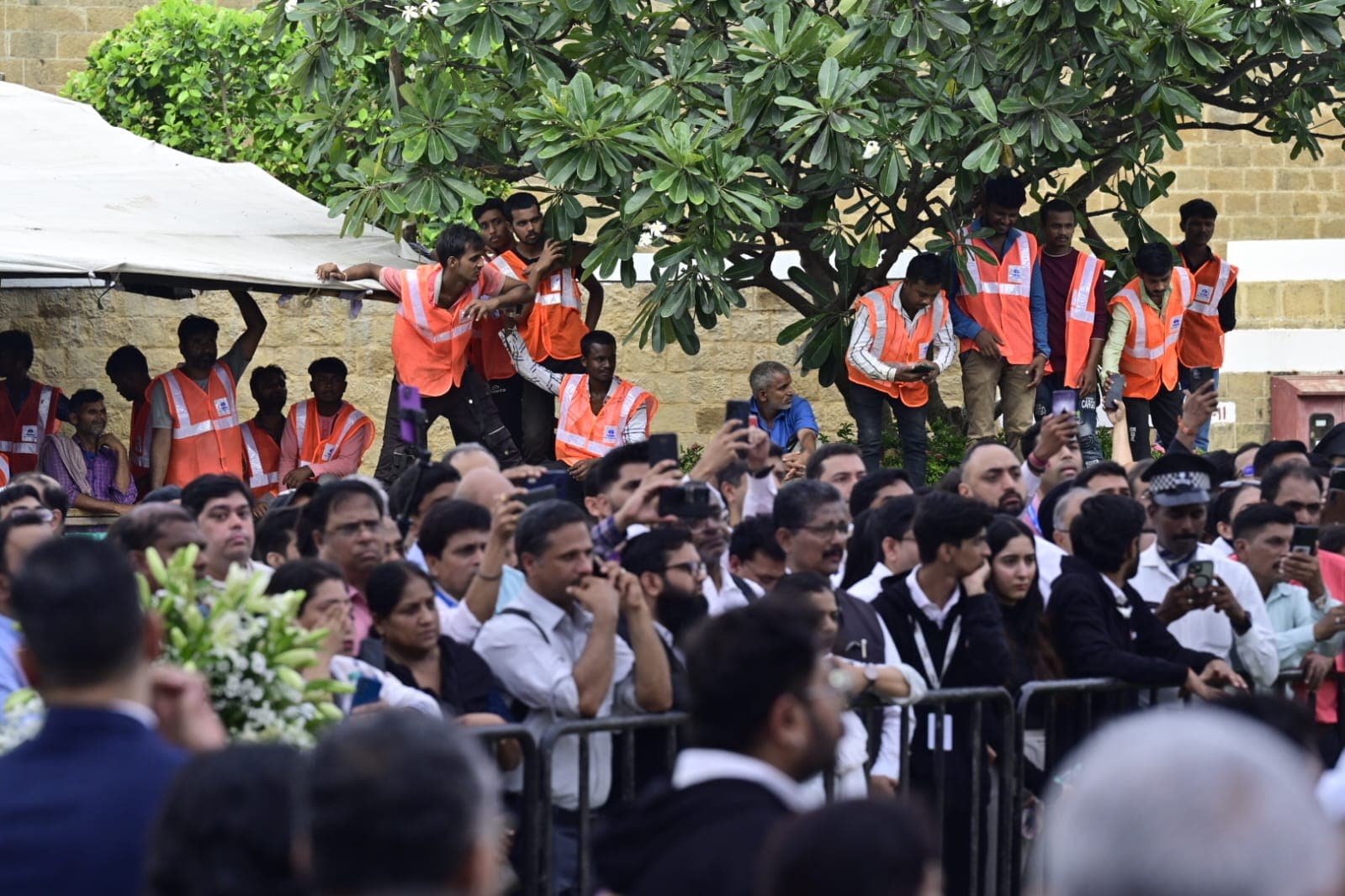 Public gathered at NCPA in South Mumbai to get one final glimpse of Ratan Tata's mortal remains. (HT photo by Anshuman Poyrekar.) Public gathered at NCPA in South Mumbai to get one final glimpse of Ratan Tata's mortal remains. (HT photo by Anshuman Poyrekar.)