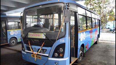 After the inauguration of the Shivajinagar to Swargate metro route last week, commuters on the route have preferred to travel by metro rather than public transport buses. (REPRESENTATIVE PHOTO) After the inauguration of the Shivajinagar to Swargate metro route last week, commuters on the route have preferred to travel by metro rather than public transport buses. (REPRESENTATIVE PHOTO)