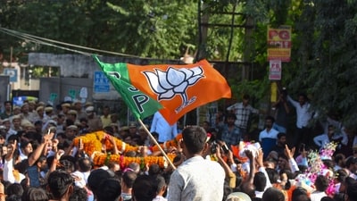 Gurugram, India-October 08: Workers and supporters celebrated the success of Bharatiya Janata Party in Haryana Assembly elections on Civil Lines Road at near John Hall, in Gurugram, India, on Tuesday, 08 October 2024. (Photo by Parveen Kumar/Hindustan Times)