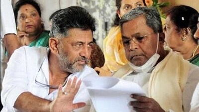 Karnataka chief minister Siddaramaiah (right) and deputy chief minister DK Shivakumar (left). (File Photo) Karnataka chief minister Siddaramaiah (right) and deputy chief minister DK Shivakumar (left). (File Photo)
