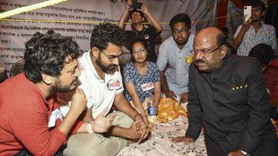 West Bengal governor C V Ananda Bose with junior doctors. (PTI) West Bengal governor C V Ananda Bose with junior doctors. (PTI)