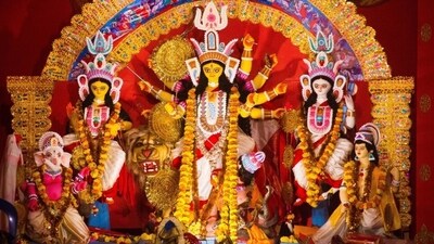Maha Ashtami and Navami during Durga Puja and Navratri hold much significance. Maha Ashtami and Navami during Durga Puja and Navratri hold much significance.