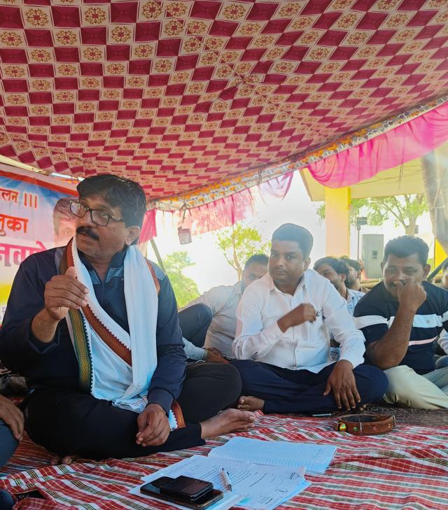 The location of leopard’s capture was just 200 metres from the open tent where former MLA Sharad Sonawane (in pic), along with around 25 supporters, had been staging round-the-clock protest since the fatal attack on woman by a big cat. (HT)