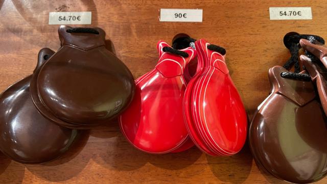 Castanets (Veidehi Gite) Castanets (Veidehi Gite)
