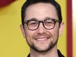 Joseph Gordon-Levitt lauds Gangubai Kathiawadi, noting its unique blend of drama and musicality. Joseph Gordon-Levitt lauds Gangubai Kathiawadi, noting its unique blend of drama and musicality.