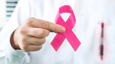 Under new U.S. regulations, mammography centers must inform women about breast density. (Getty Images/iStockphoto) Under new U.S. regulations, mammography centers must inform women about breast density. (Getty Images/iStockphoto)