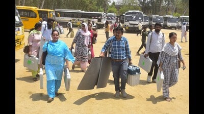DEO (elementary) Ravinder Kaur said that in schools where all teachers are on election duty, other teachers are being sent on deputation to assist. (HT File) DEO (elementary) Ravinder Kaur said that in schools where all teachers are on election duty, other teachers are being sent on deputation to assist. (HT File)