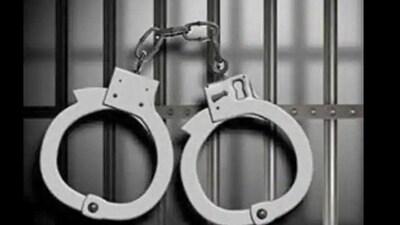 Pankaj, who hails from Roorkee, was serving life term for murder, while Rajkumar was an undertrial prisoner. Pankaj, who hails from Roorkee, was serving life term for murder, while Rajkumar was an undertrial prisoner.