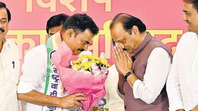 Mumbai, India - Oct. 11, 2024: Bollywood actor Sayaji Shinde joins the NCP in presence of the party chief Ajit Pawar and Praful Patel, Chhagan Bhujbal and Sunil Tatkare and other senior leaders at MCA lounge, Churchgate in Mumbai, India, on Friday, October 11, 2024. (Photo by Anshuman Poyrekar/ Hindustan Times) (Hindustan Times) Mumbai, India - Oct. 11, 2024: Bollywood actor Sayaji Shinde joins the NCP in presence of the party chief Ajit Pawar and Praful Patel, Chhagan Bhujbal and Sunil Tatkare and other senior leaders at MCA lounge, Churchgate in Mumbai, India, on Friday, October 11, 2024. (Photo by Anshuman Poyrekar/ Hindustan Times) (Hindustan Times)