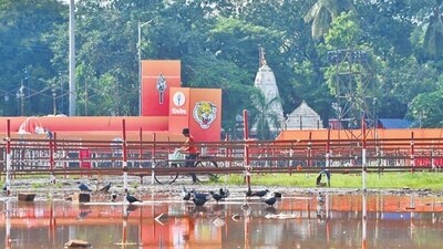 Mumbai, India – Oct 11, 2024: Preparation underway for Shiv Sena (UBT) Dussehra rally, at Shivaji Park, Dadar, in Mumbai, India, on Friday, Oct 11, 2024. (Photo by Bhushan Koyande/HT Photo) Mumbai, India – Oct 11, 2024: Preparation underway for Shiv Sena (UBT) Dussehra rally, at Shivaji Park, Dadar, in Mumbai, India, on Friday, Oct 11, 2024. (Photo by Bhushan Koyande/HT Photo)