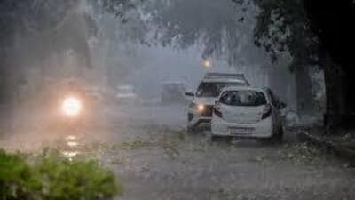 While the temperature has started sliding in Chandigarh, as per IMD officials, it remains close to the normal value, which is taken by calculating the average temperature of a day for the past 30 years. (HT File) While the temperature has started sliding in Chandigarh, as per IMD officials, it remains close to the normal value, which is taken by calculating the average temperature of a day for the past 30 years. (HT File)