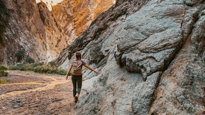 A 43-year-old woman in China gained praise for her skill in climbing 100-metre cliffs without gear. (Unsplash) A 43-year-old woman in China gained praise for her skill in climbing 100-metre cliffs without gear. (Unsplash)