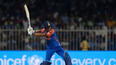Harmanpreet Kaur scored a half-century, but India failed to reach the 152-run target and were restricted to 142/9 in 20 overs courtesy a collective effort by the Aussies bowlers. (AP) Harmanpreet Kaur scored a half-century, but India failed to reach the 152-run target and were restricted to 142/9 in 20 overs courtesy a collective effort by the Aussies bowlers. (AP)