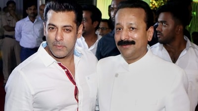 Baba was known for throwing Iftar parties that were attended by the top stars of Bollywood who turned up to catch up with each other. (PTI) Baba was known for throwing Iftar parties that were attended by the top stars of Bollywood who turned up to catch up with each other. (PTI)