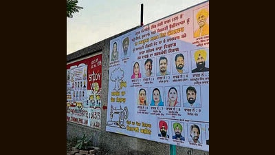 Illegal hoardings at Phullanwal chowk, Ludhiana. (Gurpreet Singh/HT) Illegal hoardings at Phullanwal chowk, Ludhiana. (Gurpreet Singh/HT)