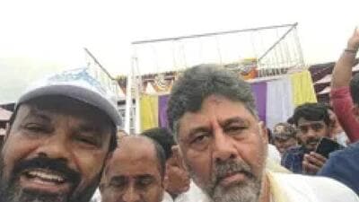 Prakash Mudhol, a criminal who was recently released on bail, with deputy chief minister DK Shivakumar. Prakash Mudhol, a criminal who was recently released on bail, with deputy chief minister DK Shivakumar.