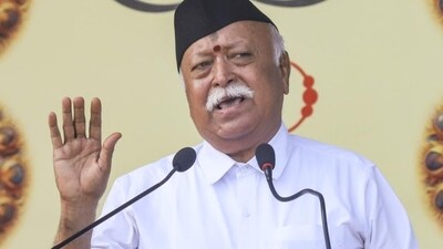 Rashtriya Swayamsevak Sangh chief Mohan Bhagwat speaks at an event in Nagpur on Saturday. (PTI ) Rashtriya Swayamsevak Sangh chief Mohan Bhagwat speaks at an event in Nagpur on Saturday. (PTI )