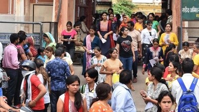 Protesting family members said that candidates who are innocent should not suffer because of the mistakes of the Rajasthan Public Service Commission (RPSC), which conducted the exam and those involved the alleged paper leak. (HT file image)