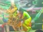 The two actors quickly abandoned the use of their weapons and came to blows on the stage of a Ramleela performance in UP.