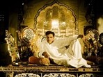 K Asif on the sets of his magnum opus Mughal-e-Azam. K Asif on the sets of his magnum opus Mughal-e-Azam.