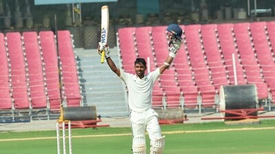 Easwaran finished unbeaten on 127 off 172 balls opening the batting for Bengal in their second innings (HT_PRINT) Easwaran finished unbeaten on 127 off 172 balls opening the batting for Bengal in their second innings (HT_PRINT)