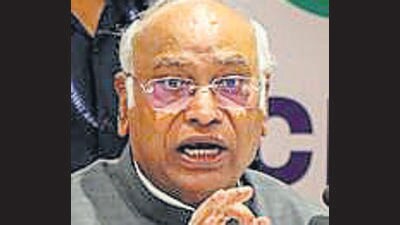 Jammu, Sept 21 (ANI): Congress President Mallikarjun Kharge addresses a press conference for the Jammu and Kashmir Assembly elections, in Jammu on Saturday. (ANI Photo) (Shanky Rathore)