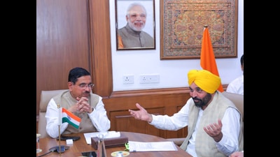 Punjab Chief minister Bhagwant Mann meets Union minister of food, public distribution and consumer affairs Prahlad Joshi at Krishi Bhawan in New Delhi on Monday. (ANI Photo) (Bhagwant Mann-X) Punjab Chief minister Bhagwant Mann meets Union minister of food, public distribution and consumer affairs Prahlad Joshi at Krishi Bhawan in New Delhi on Monday. (ANI Photo) (Bhagwant Mann-X)