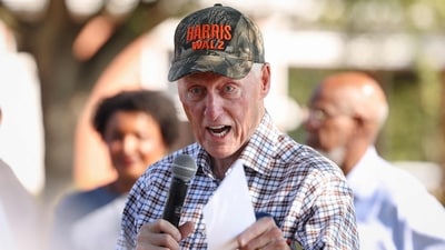 Former US President Bill Clinton's visit to a Georgia McDonald's sparked reactions online after a worker failed to recognize him until he introduced himself. (Photo by Logan Cyrus / AFP) (AFP) Former US President Bill Clinton's visit to a Georgia McDonald's sparked reactions online after a worker failed to recognize him until he introduced himself. (Photo by Logan Cyrus / AFP) (AFP)