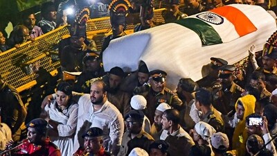 Baba Siddique murder: Zeeshan Siddique and Arshia Siddique, son and daughter of Nationalist Congress Party (NCP) leader Baba Siddique during his funeral procession, in Bandra, Mumbai on Sunday. (Nitin Lawate) Baba Siddique murder: Zeeshan Siddique and Arshia Siddique, son and daughter of Nationalist Congress Party (NCP) leader Baba Siddique during his funeral procession, in Bandra, Mumbai on Sunday. (Nitin Lawate)