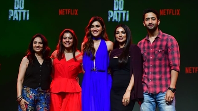 Do Patti marks the second film where Kajol and Kriti Sanon have shared screen space. The two had worked together previously in Rohit Shetty's Dilwale, starring Shah Rukh Khan and Varun Dhawan. 