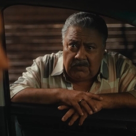 Manoj Pahwa as Bhatia in Jigra