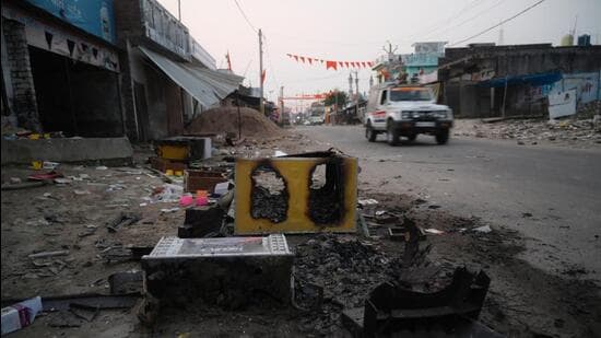 A police van on a street in Bahraich after violence broke out in the town during a religious procession. (Deepak Gupta/HT Photo)