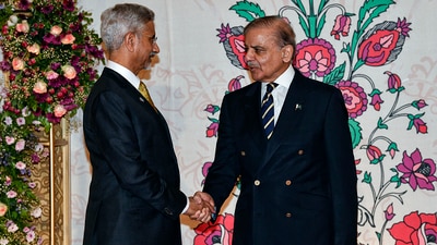 Islamabad, Oct 15 (ANI): Pakistan Prime Minister Shehbaz Sharif welcomes External Affairs Minister S Jaishankar to a dinner hosted by him for SCO Council Heads of Government, in Islamabad on Tuesday. EAM is in Pakistan to participate in the 23rd Meeting of SCO Council of Heads of Government. (ANI Photo/Shrikant Singh) (Shrikant Singh) Islamabad, Oct 15 (ANI): Pakistan Prime Minister Shehbaz Sharif welcomes External Affairs Minister S Jaishankar to a dinner hosted by him for SCO Council Heads of Government, in Islamabad on Tuesday. EAM is in Pakistan to participate in the 23rd Meeting of SCO Council of Heads of Government. (ANI Photo/Shrikant Singh) (Shrikant Singh)