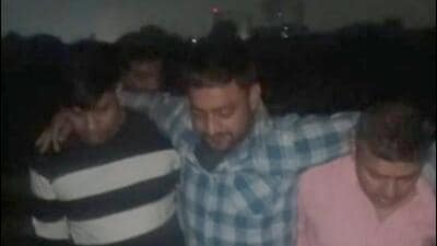 Police identified the nabbed suspect as Manish Kumar who has identified the other two suspects as Vicky Kumar and Bunty Singh. (HT Photo) Police identified the nabbed suspect as Manish Kumar who has identified the other two suspects as Vicky Kumar and Bunty Singh. (HT Photo)