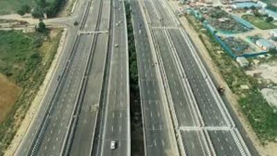 Punjab chief minister Bhagwant Mann on Tuesday directed officials to construct 13,400 km of link roads at a cost of  ₹2,436.49 crore. (HT File)