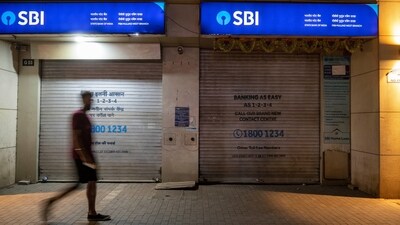 SBI's base rate is 10.40%, and the Benchmark Prime Lending Rate is 15.15% as of September 15. Home loan interest rates vary between 8.50% and 9.65%, influenced by the borrower's CIBIL score.