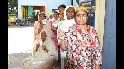 Voters showed up in the hope that issues like provision of clean drinking water became a reality. (HT Photo) Voters showed up in the hope that issues like provision of clean drinking water became a reality. (HT Photo)